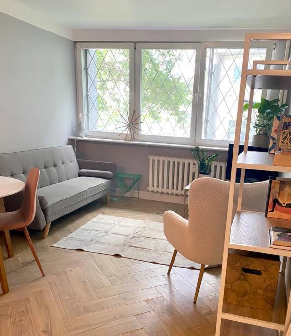 Apartment Close To Metro, 8 Minutes To Centrum And Near Airport Varşovia Exterior foto